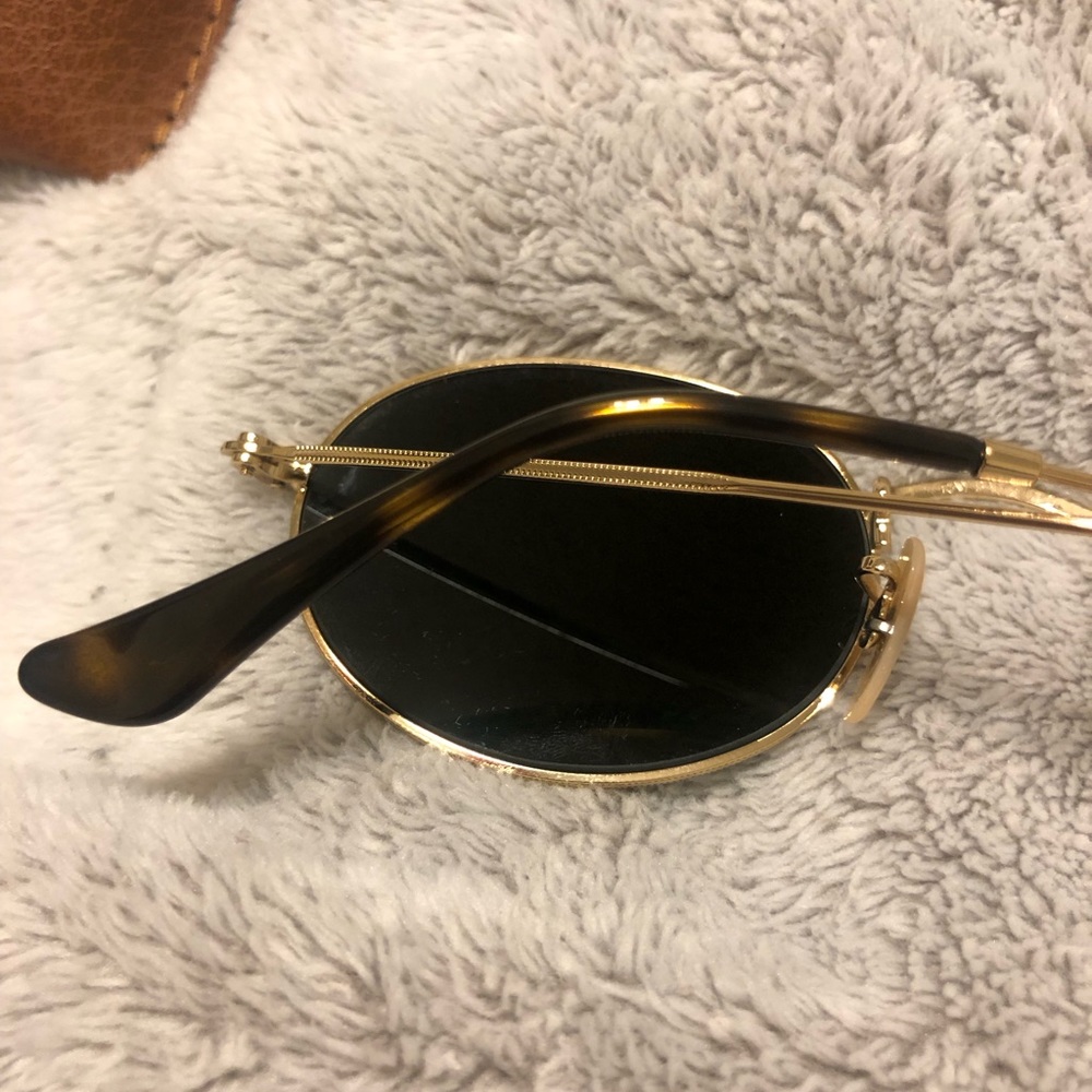 Ray-Ban Gold Frame Sunglasses with Green Lenses - Picture 7 of 9
